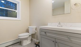 603 Limerick Rd, Arundel, ME 04046