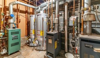 147 W 52nd St, Bayonne, NJ 07002