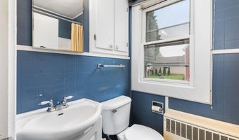 1513 W WASHINGTON St, Appleton, WI 54914