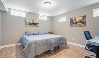 1302 W Campbell St, Arlington Heights, IL 60005