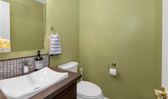 735 Del Valle Dr, Fallbrook, CA 92028