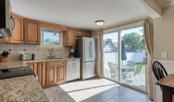 99 Lincoln St, Berlin, CT 06037
