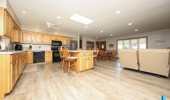 1601 E Sylvan Cir, Brandon, SD 57005