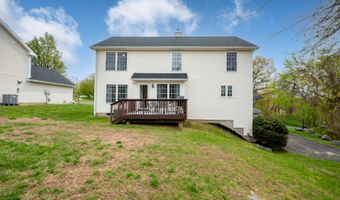 45 Pocono Ln 10, Danbury, CT 06810