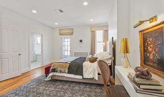 322 E CAPITOL St NE, Washington, DC 20003
