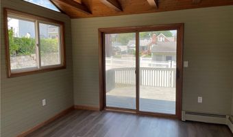 29 TACOMA St, Cranston, RI 02920