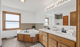 13294 212th Ave, Anamosa, IA 52205