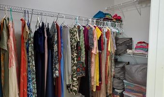 25501 EMERSON OAKS Dr, Aldie, VA 20105