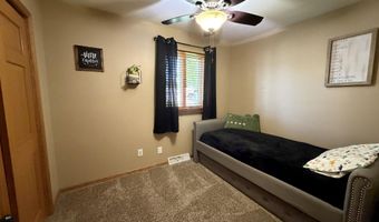 814 S Park St, Aberdeen, SD 57401