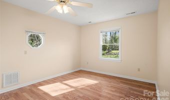 6 Mulberry Dr, Arden, NC 28704
