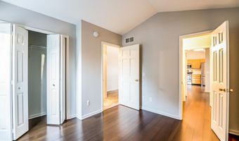 4107 Boulder Pond Dr, Ann Arbor, MI 48108