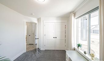 576 Hollow Dr, Ammon, ID 83401