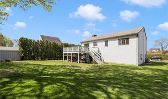 11 Renfrew Ave, Middletown, RI 02842