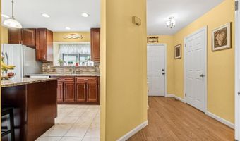 15 Kennedy Ct, Middletown, NJ 07748