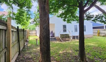1210 Spring St, Bentonville, AR 72712