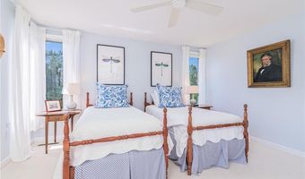 36 Newport St, Jamestown, RI 02835