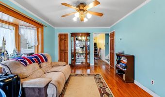 43 Coolidge Ave, Amity Harbor, NY 11701