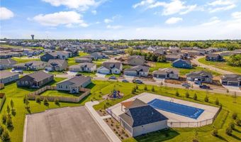 1592 Grayhawk Dr, Basehor, KS 66007