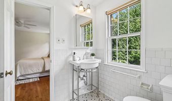 5601 KIRKWOOD Dr, Bethesda, MD 20816