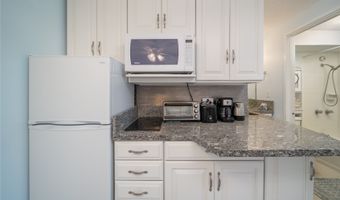 2463 Kuhio Ave 504, Honolulu, HI 96815