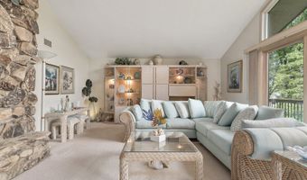 40484 Sunset Dr N, Antioch, IL 60002
