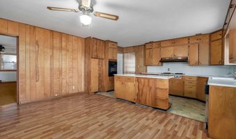 811 W Pleasant, Aurora, MO 65605