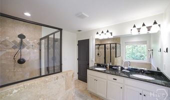 132 N Poplar St, Athens, GA 30606