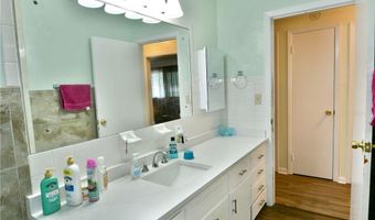 159 N Canfield Niles Rd, Austintown, OH 44515