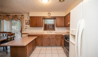 2211 Penny Ln, Austintown, OH 44515