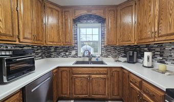 1204 Willow Dr, Aberdeen, SD 57401