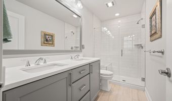 81 Brentwood Cir 81, Danbury, CT 06810