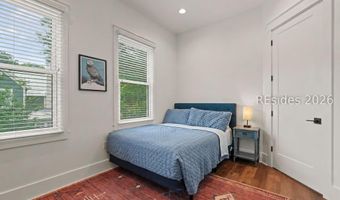 37 Park Sq S, Beaufort, SC 29907
