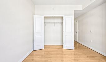 820 N POLLARD St 801, Arlington, VA 22203