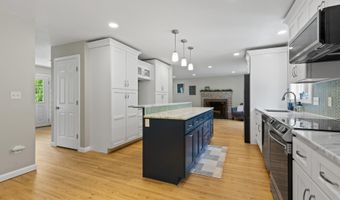 23 Stone Farm Rd, Barrington, NH 03825
