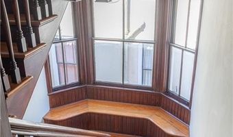 201 W 33rd St, Savannah, GA 31401