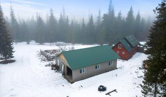 647 Private Dr, Coolin, ID 83821
