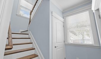 225 4th St, Beach Haven, NJ 08008