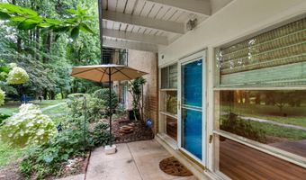4917 AMERICANA Dr T6, Annandale, VA 22003