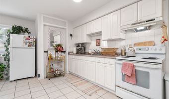 1607 Makiki St B, Honolulu, HI 96822