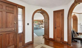 8 Taylor's Ln N, Little Compton, RI 02837