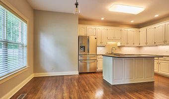 944 Southwick Dr, Alcoa, TN 37701
