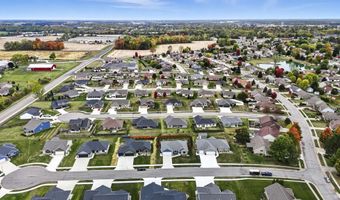 1603 Hickory Holw, Auburn, IN 46706