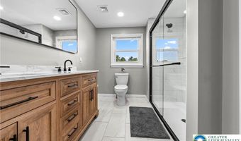 3146 Club Dr, Allentown, PA 18103