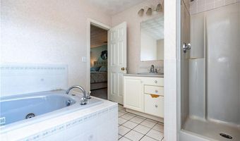 33 Oak Hill Dr, Johnston, RI 02919