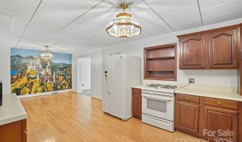 955 Hickory Nut St, Charlotte, NC 28205