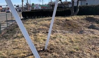 770 N Broadway, Amityville, NY 11701