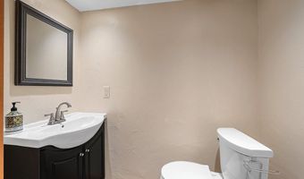 2744 W COMMONWEALTH Ct, Appleton, WI 54914