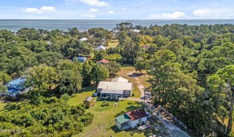 376 Shell Rd, Atlantic, NC 28511