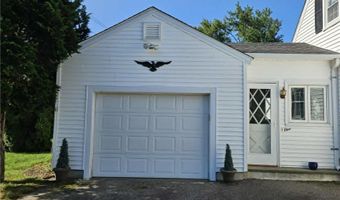 1 Brookdale Dr, Hopkinton, RI 02804