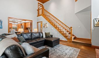 3901 N MILLWOOD Dr, Appleton, WI 54913